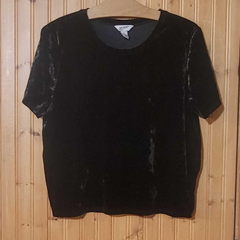 Crushed black velvet plus size XXL cropped tee